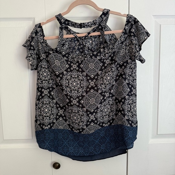 Iz Byer Navy and Cream Patterned Cold shoulder summer Blouse size L polyester - Picture 5 of 12